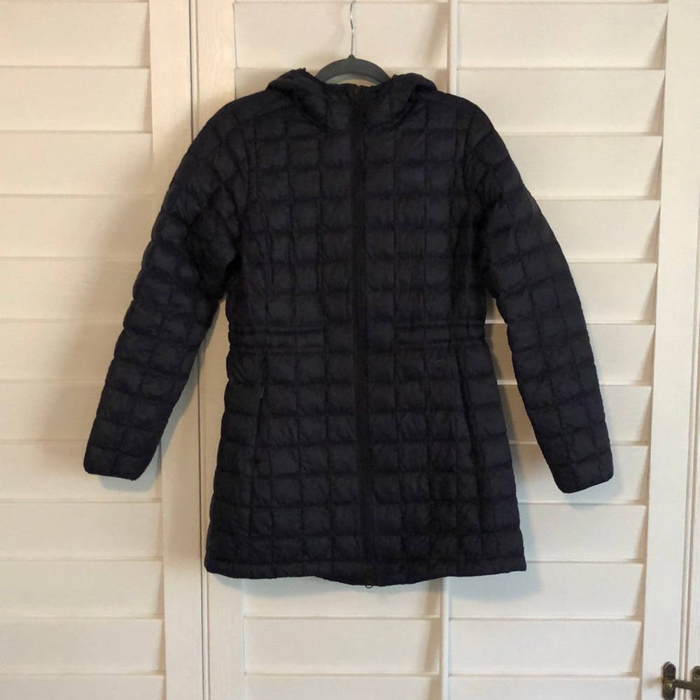 The North Face Navy Blue Women’s Thermoball Eco Parka size Medium